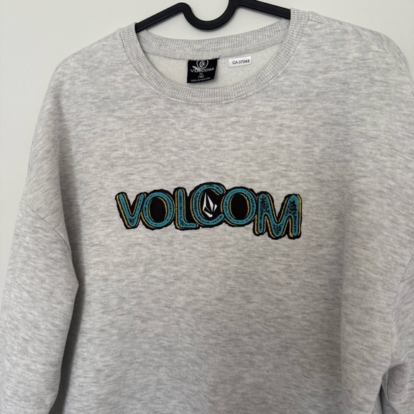 Volcom Gray Crew Neck Sweater with Ribbed Cuffs - Picture 2 of 4